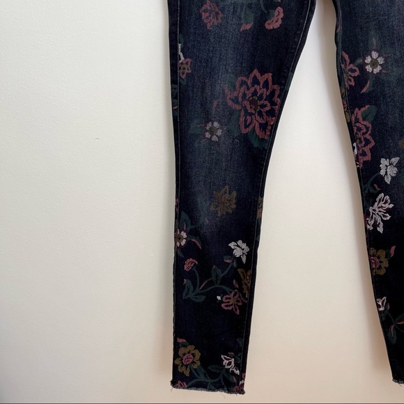 7 For All Mankind Dark Rinse Roxanne Ankle Raw Hem Floral Skinny Jeans, Size 24 - Picture 2 of 5